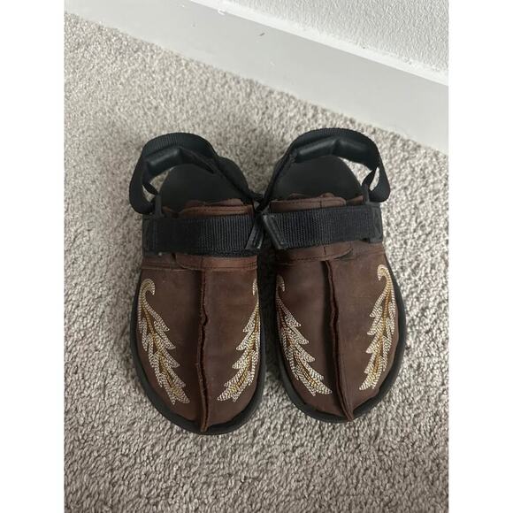 Reebok x Beatnik Unisex Calf-Leather Embroidered Strap Sandal Sz 5 - Picture 3 of 10